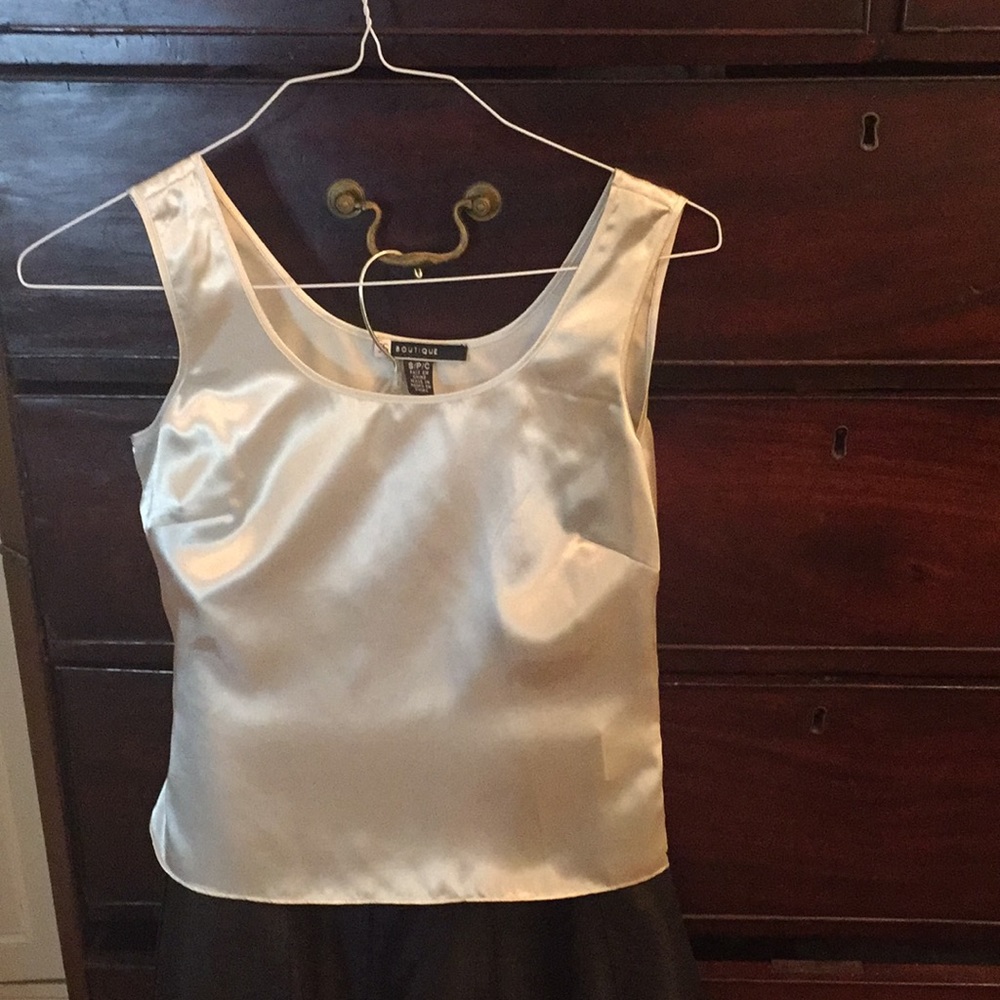 Sleeveless top zippered petite size